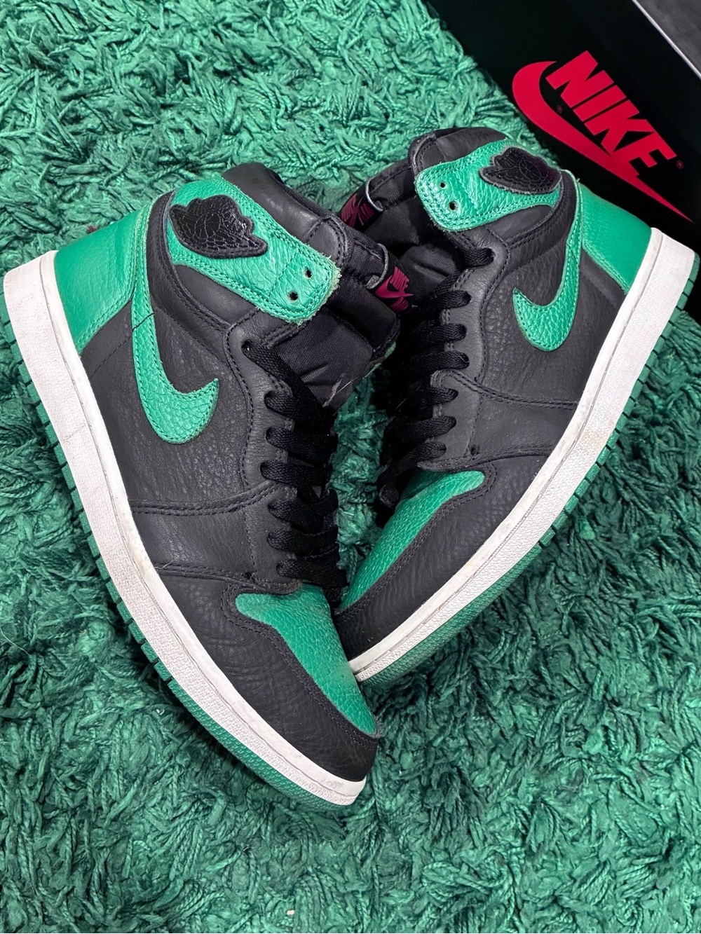 Jordan 1 Retro High OG Pine Green 2.0 Size 10 Pre-Owned/Used OG ALL 100%AUTHENTI - Picture 1 of 9